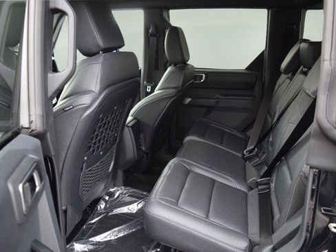 New 2025 Ford Bronco Badlands image 5