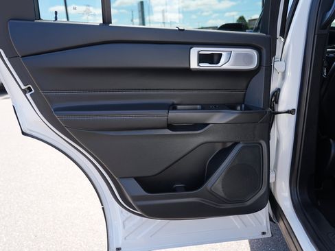 Used 2020 Ford Explorer ST w/ ST Street Pack AWD/4WD image 17