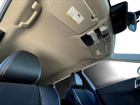 Used 2024 Mitsubishi Outlander SE image 28