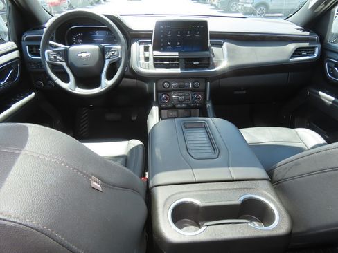 Used 2023 Chevrolet Tahoe LT w/ LT Signature Plus Package RWD image 23