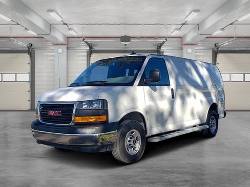 Used 2023 GMC Savana 2500 w/ Driver Convenience Package image 3