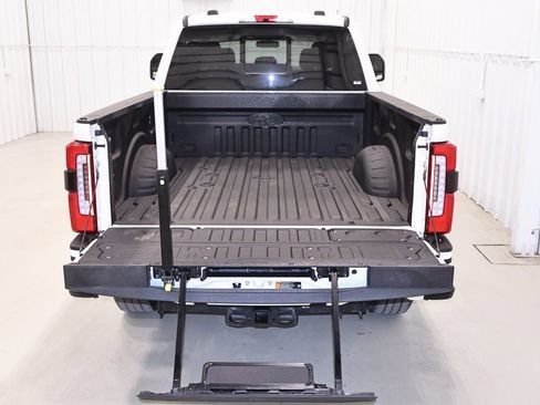 Certified 2026 Ford F350 Platinum w/ Platinum Plus Package image 43