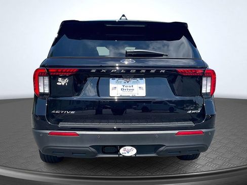 Used 2026 Ford Explorer Active AWD/4WD image 6