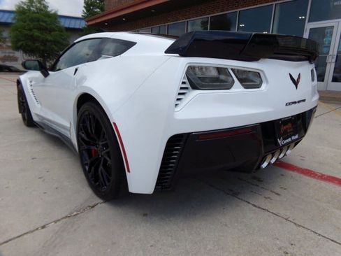 Used 2016 Chevrolet Corvette Z06 w/ 3LZ Preferred Equipment Group RWD image 7