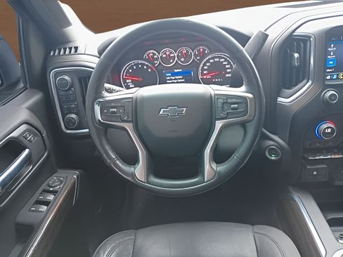 Used 2020 Chevrolet Silverado 1500 LT Trail Boss AWD/4WD image 4