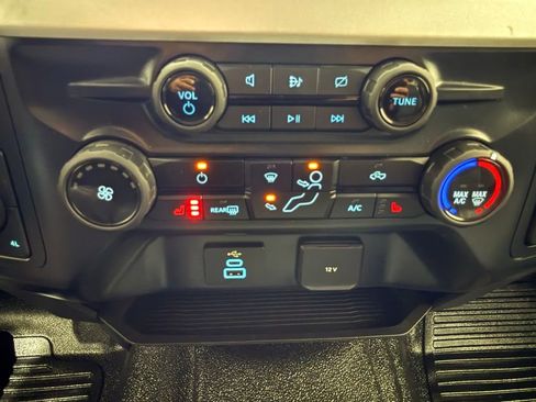 Used 2024 Ford F350 XLT w/ XLT Premium Package image 38