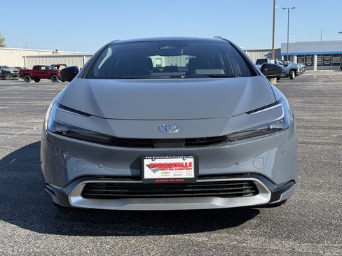 New 2026 Toyota Prius Plug-In Hybrid FWD image 8