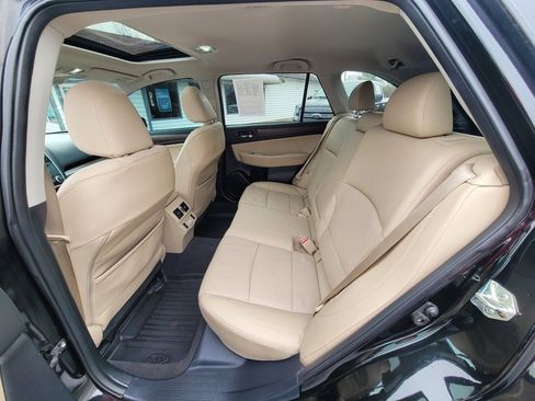 Used 2018 Subaru Outback 2.5i Limited image 17