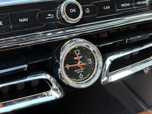 Used 2022 Bentley Flying Spur V8 image 12