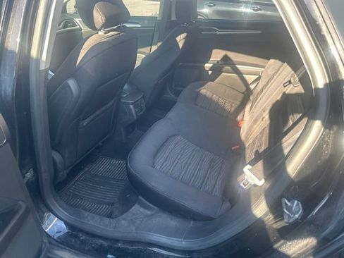 Used 2016 Ford Fusion SE FWD image 11