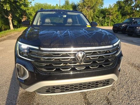 Used 2024 Volkswagen Atlas Peak Edition SEL AWD/4WD image 8