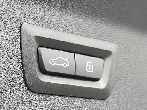 Used 2024 BMW X3 M40i w/ Premium Package image 31