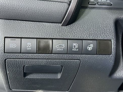 Used 2023 Toyota Camry SE w/ Cold Weather Package image 17