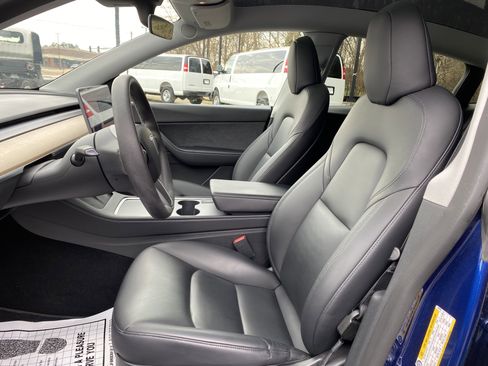 Used 2022 Tesla Model Y Long Range image 16