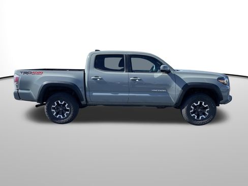 Used 2023 Toyota Tacoma TRD Off-Road w/ TRD Premium Off Road Package image 2