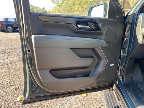 New 2026 GMC Yukon AT4 w/ AT4 Premium Package image 11