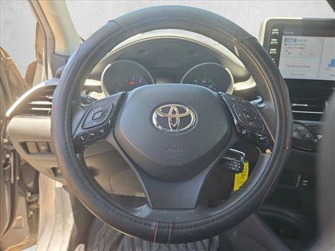 Used 2020 Toyota C-HR LE FWD image 13