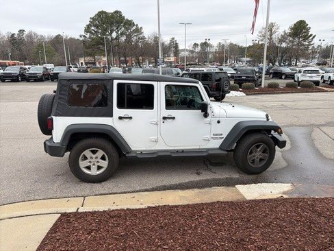 Used 2018 Jeep Wrangler Unlimited Sport S image 7