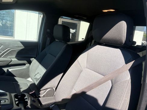 Used 2024 Chevrolet Colorado W/T image 3