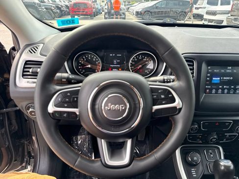 Used 2021 Jeep Compass Latitude AWD/4WD image 10