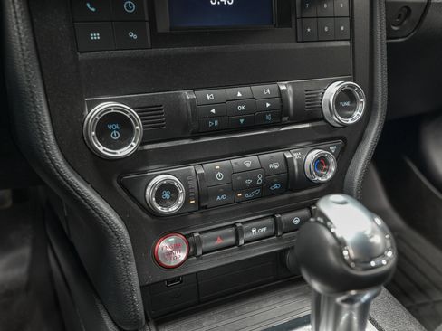 Used 2020 Ford Mustang Coupe RWD image 23