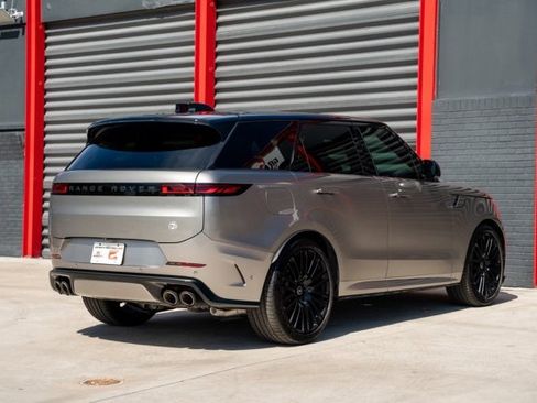Used 2024 Land Rover Range Rover Sport image 6