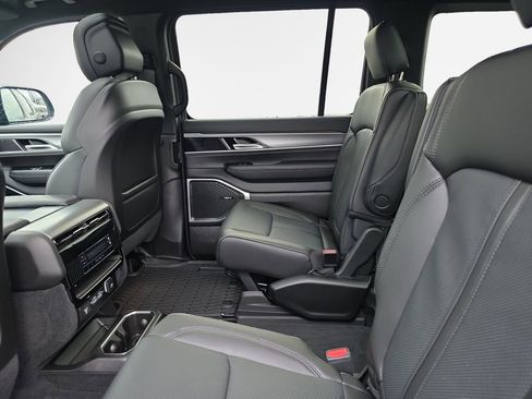 New 2026 Jeep Grand Wagoneer L 4WD w/ Premium Group I image 24