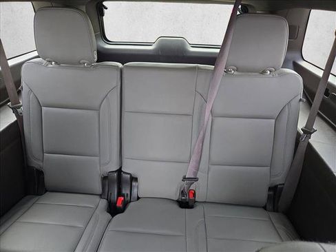 Used 2023 Chevrolet Suburban Z71 w/ Luxury Package image 18