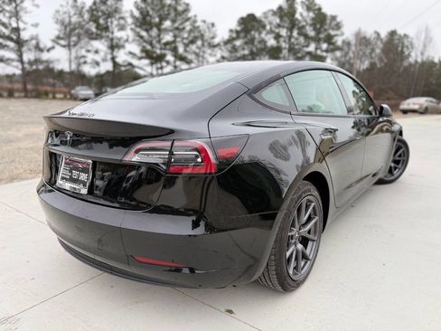 Used 2021 Tesla Model 3 Standard Range Plus image 4