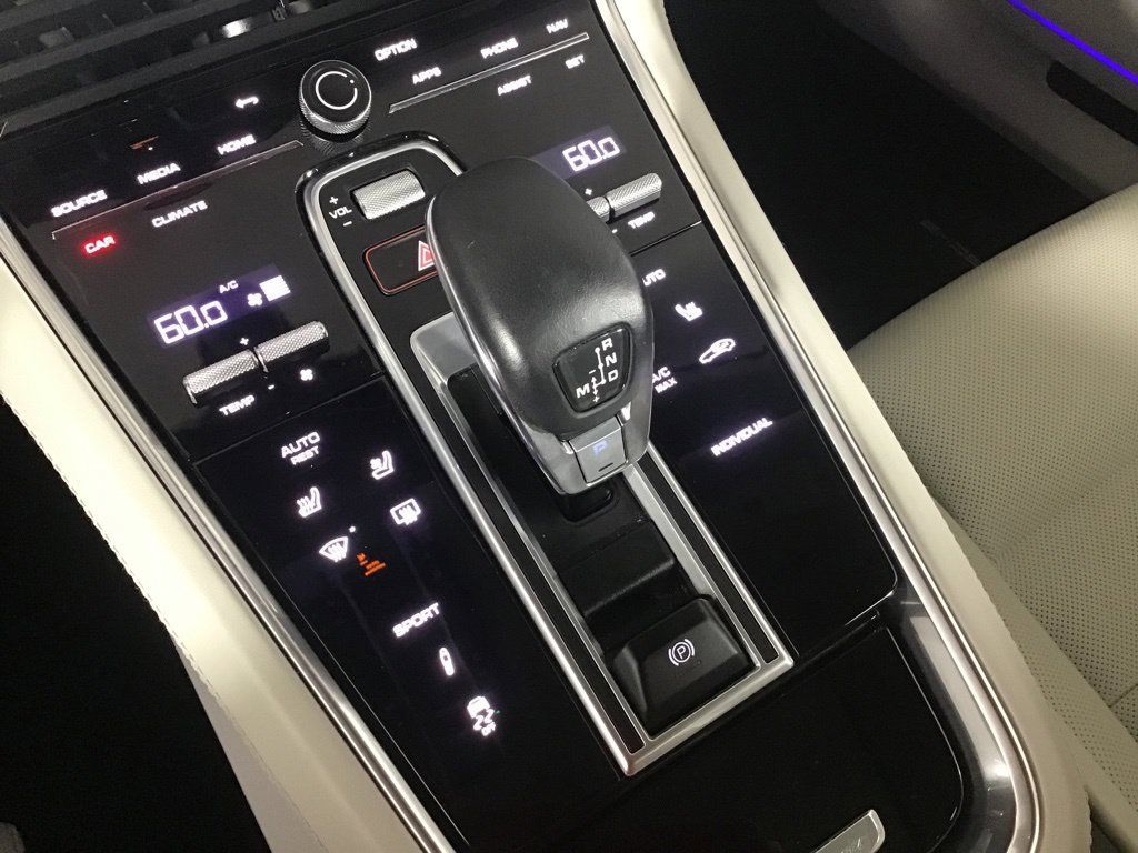 Certified 2023 Porsche Panamera image 36