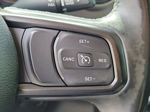 Used 2020 Jeep Wrangler Sport AWD/4WD image 30