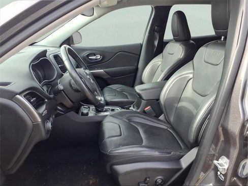 Used 2021 Jeep Cherokee Latitude Lux w/ Comfort/Convenience Group image 26