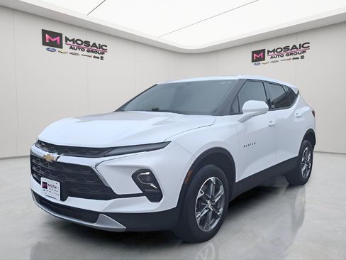 Used 2023 Chevrolet Blazer LT image 3