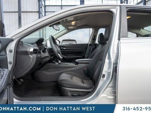 Used 2024 Nissan Altima 2.5 SV image 5