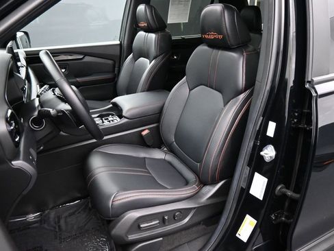 Used 2024 Honda Pilot TrailSport image 16