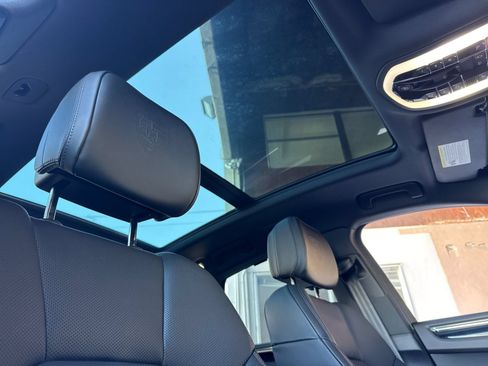 Certified 2026 Porsche Macan AWD/4WD image 17