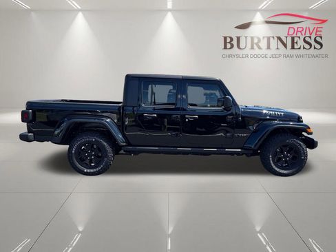 Used 2022 Jeep Gladiator Sport AWD/4WD image 10