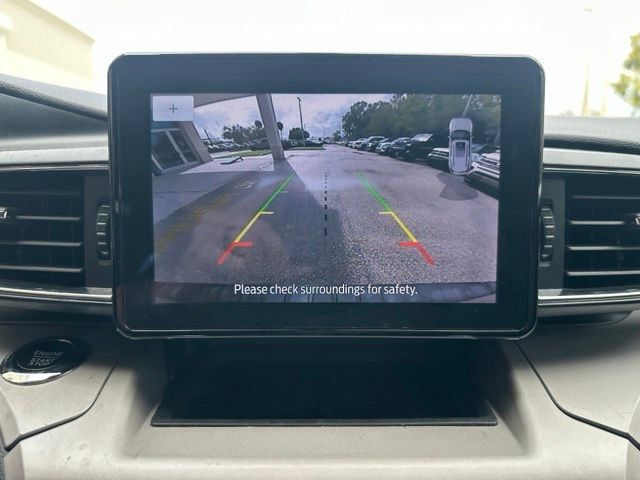 Used 2023 Ford Explorer XLT w/ Equipment Group 202A RWD image 16