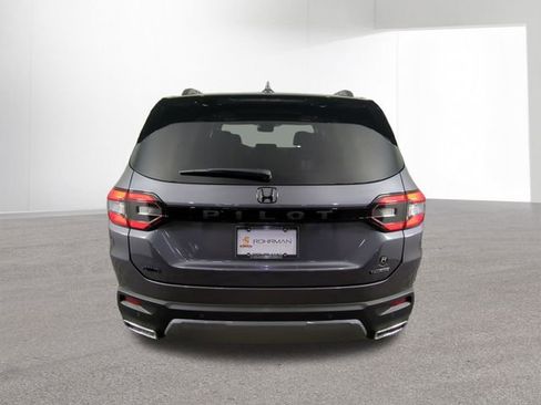 New 2026 Honda Pilot Touring image 14