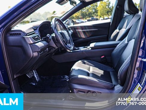 Used 2025 Toyota Camry SE image 21