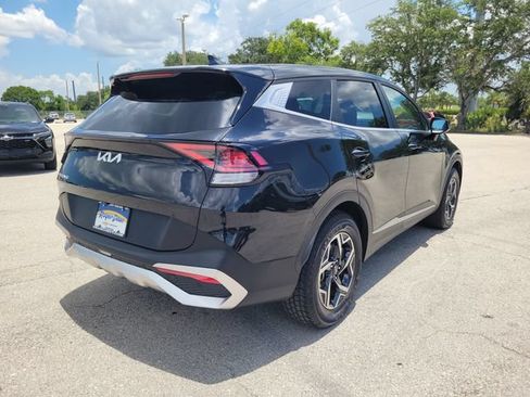 Used 2024 Kia Sportage LX FWD image 4