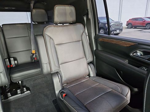 Certified 2021 Chevrolet Suburban High Country AWD/4WD image 15