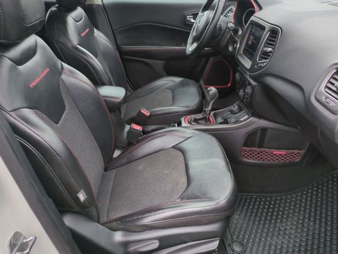 Used 2019 Jeep Compass Trailhawk AWD/4WD image 14