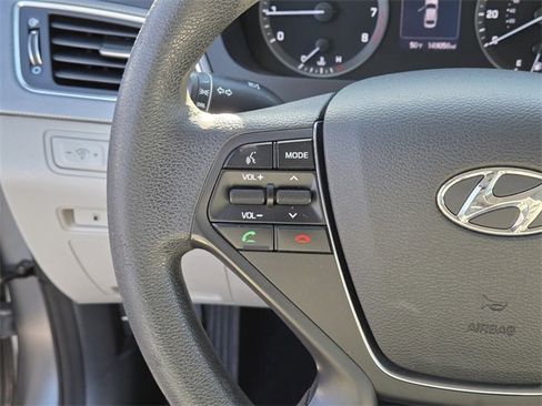 Used 2015 Hyundai Sonata SE image 17