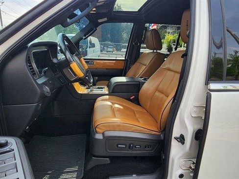 Used 2012 Lincoln Navigator 2WD image 23