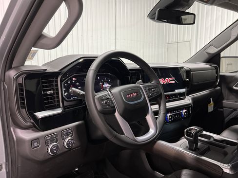 New 2026 GMC Sierra 1500 SLT image 8