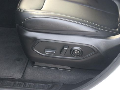 Used 2024 Jeep Grand Cherokee Limited w/ Black Appearance Package AWD/4WD image 18