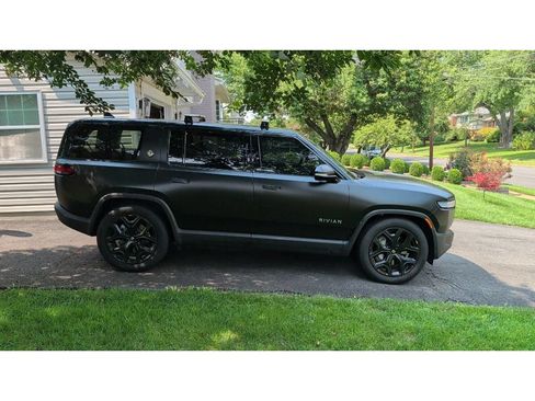 Used 2023 Rivian R1S Adventure AWD/4WD image 3