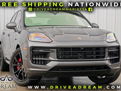 Used 2025 Porsche Cayenne S image 2