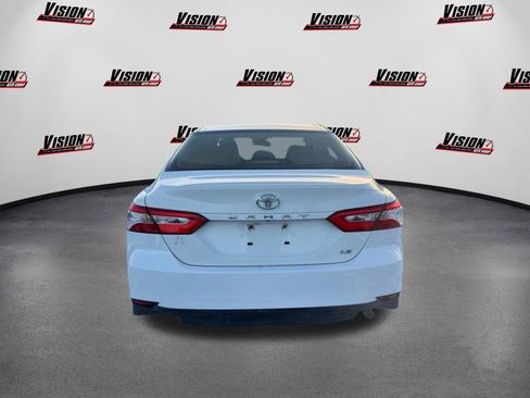 Used 2018 Toyota Camry LE image 6